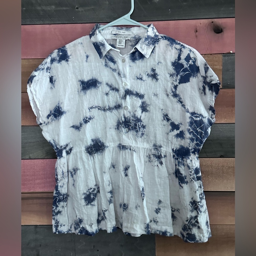 Rachel Zoe blue and white tie-dye linen collared peplum blouse.